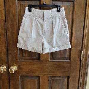 Banana Republic Sz 4 Khaki Shorts W 30 R 12 Inseam 3
